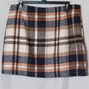 Wool Blend Multi-Color Plaid Mini Skirt With Side Zipper . L